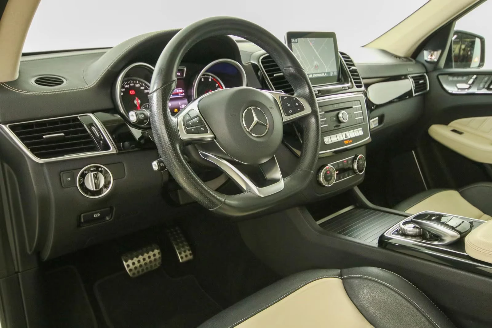 Mercedes-Benz GLE 400 4Matic/AMG-Pack/B&O/TV/360CAM/130D - изображение 7
