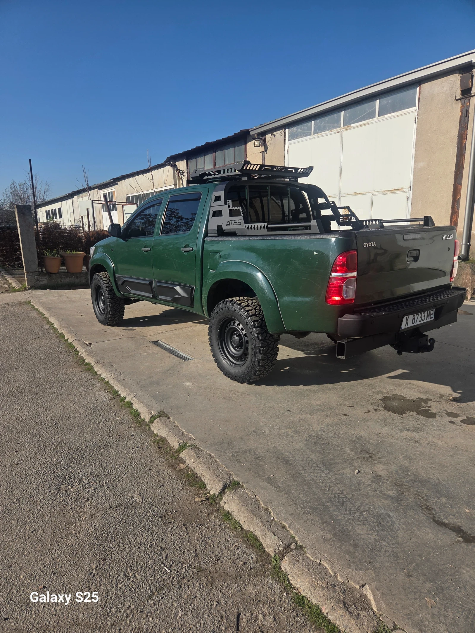 Toyota Hilux 2.5 - изображение 7