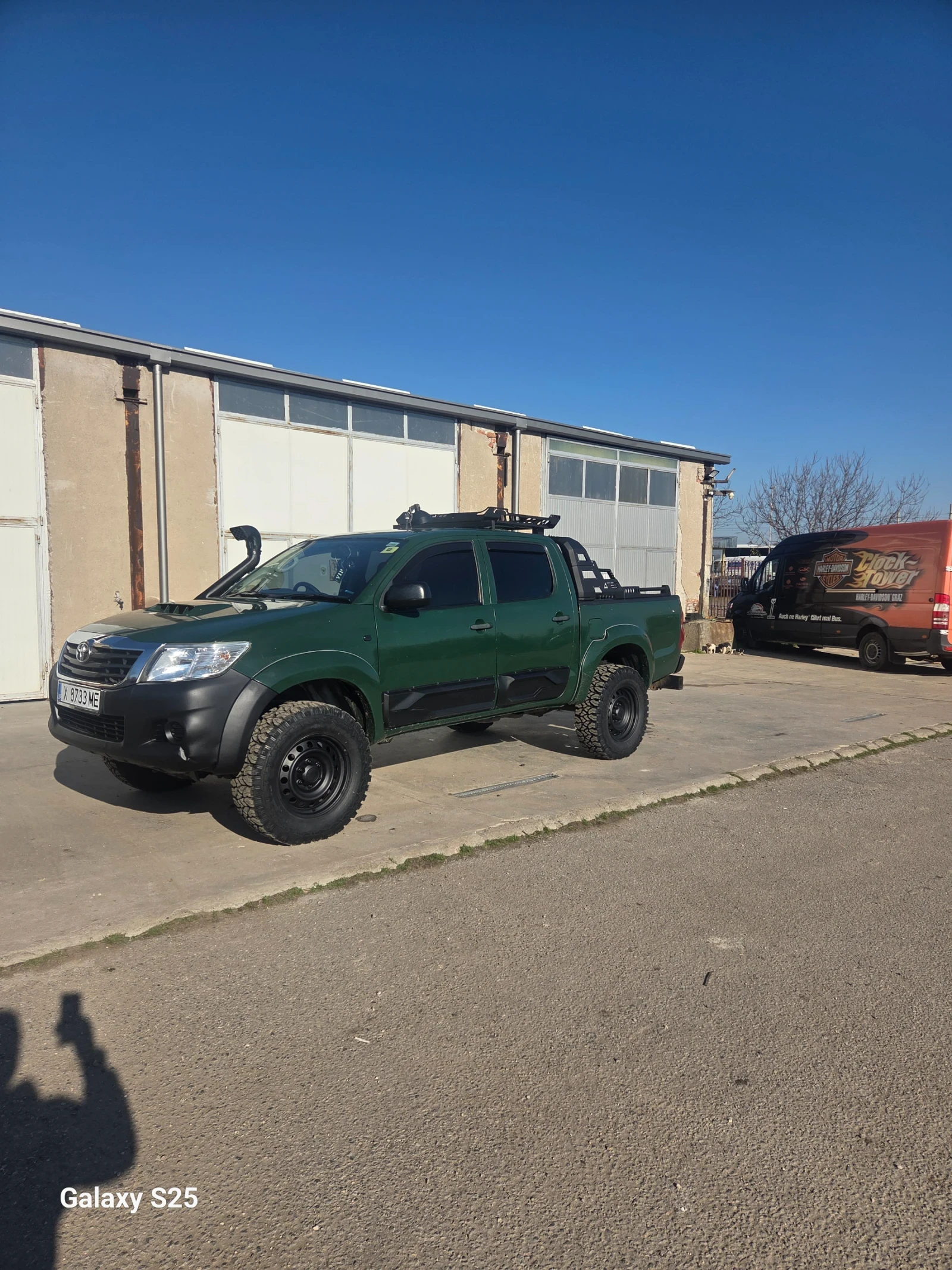Toyota Hilux 2.5 - изображение 8