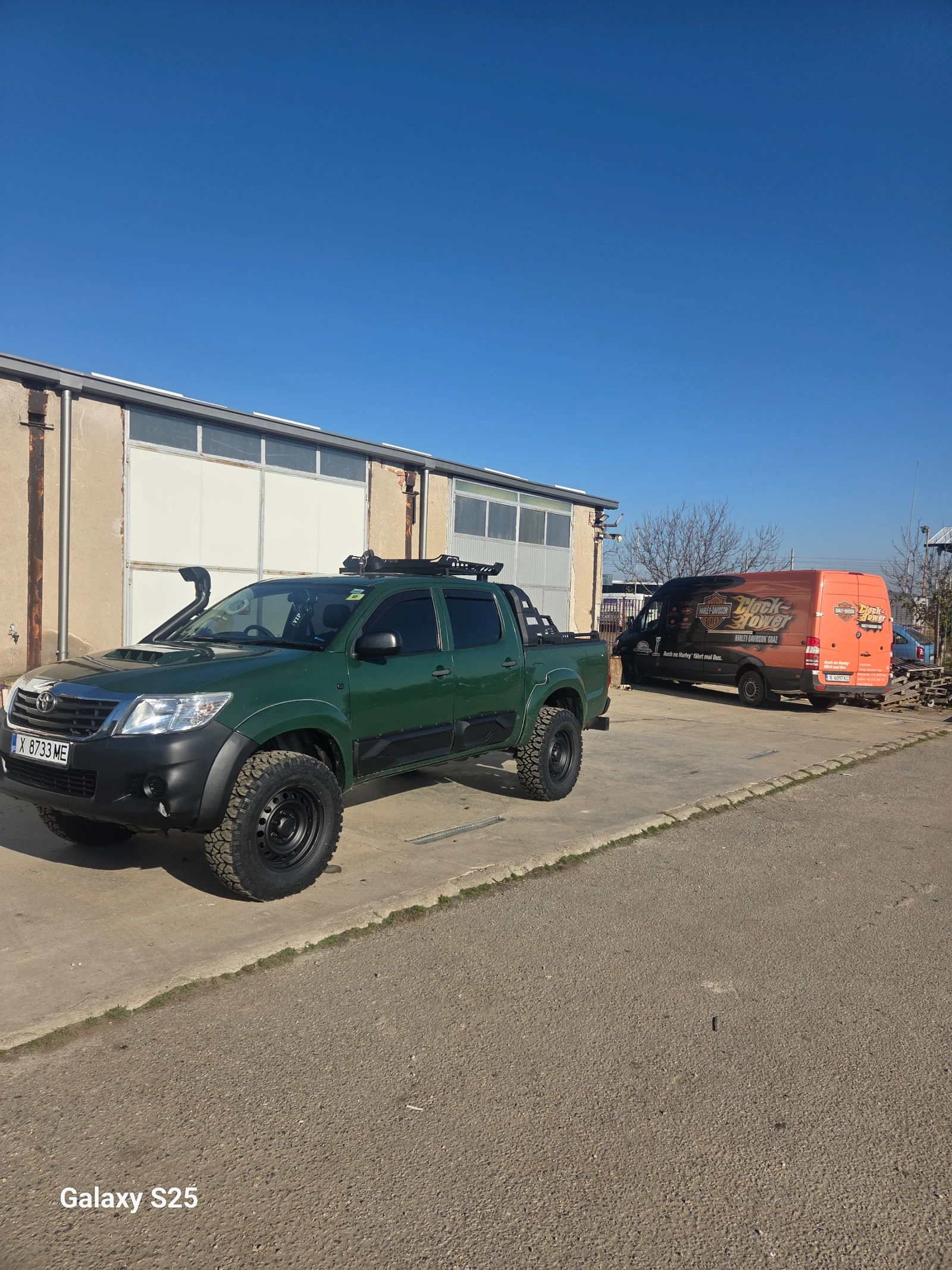 Toyota Hilux 2.5 - изображение 9