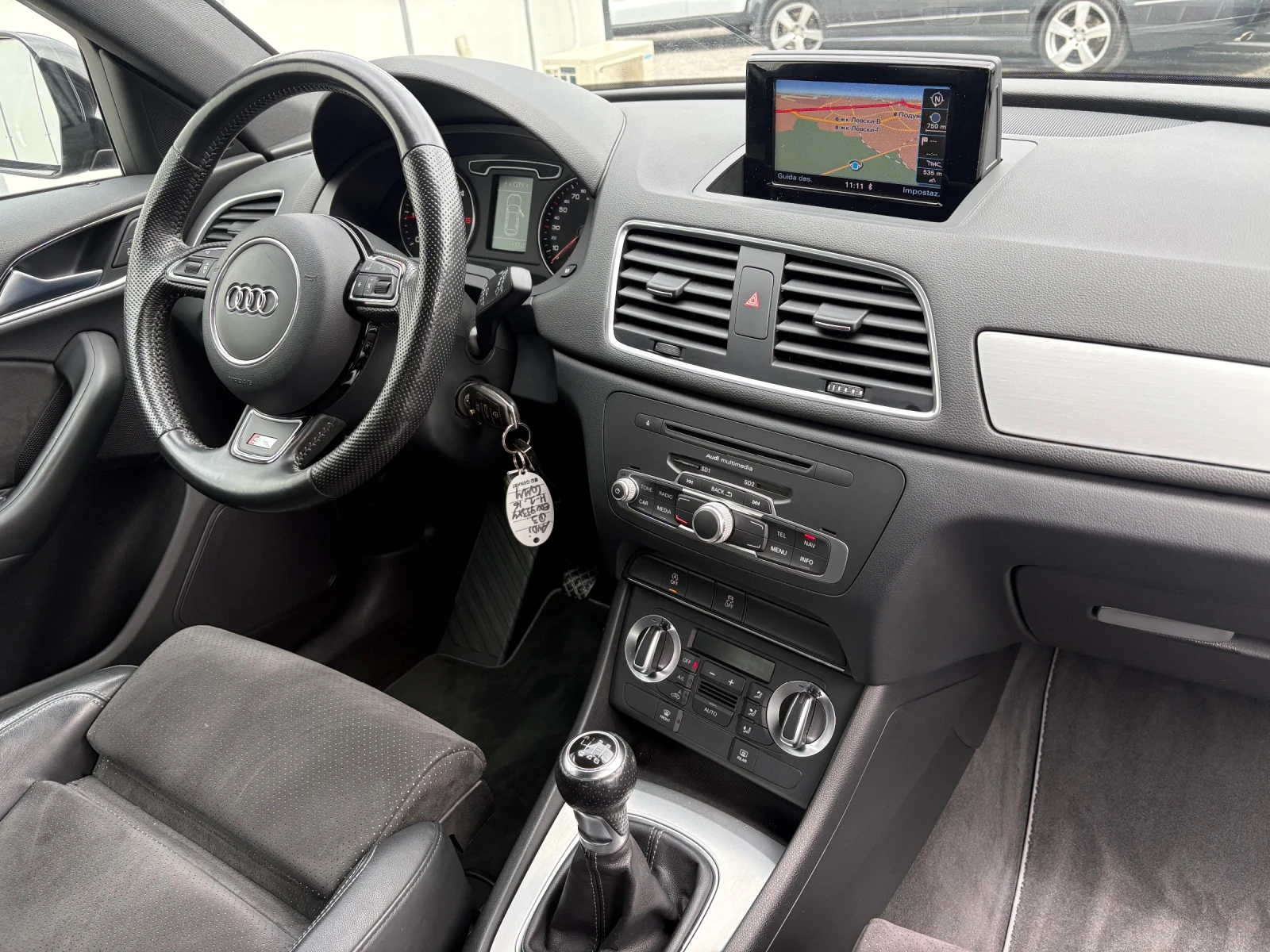Audi Q3 2.0 TDI-S LINE + + + , снимка 10 - Автомобили и джипове - 54454420