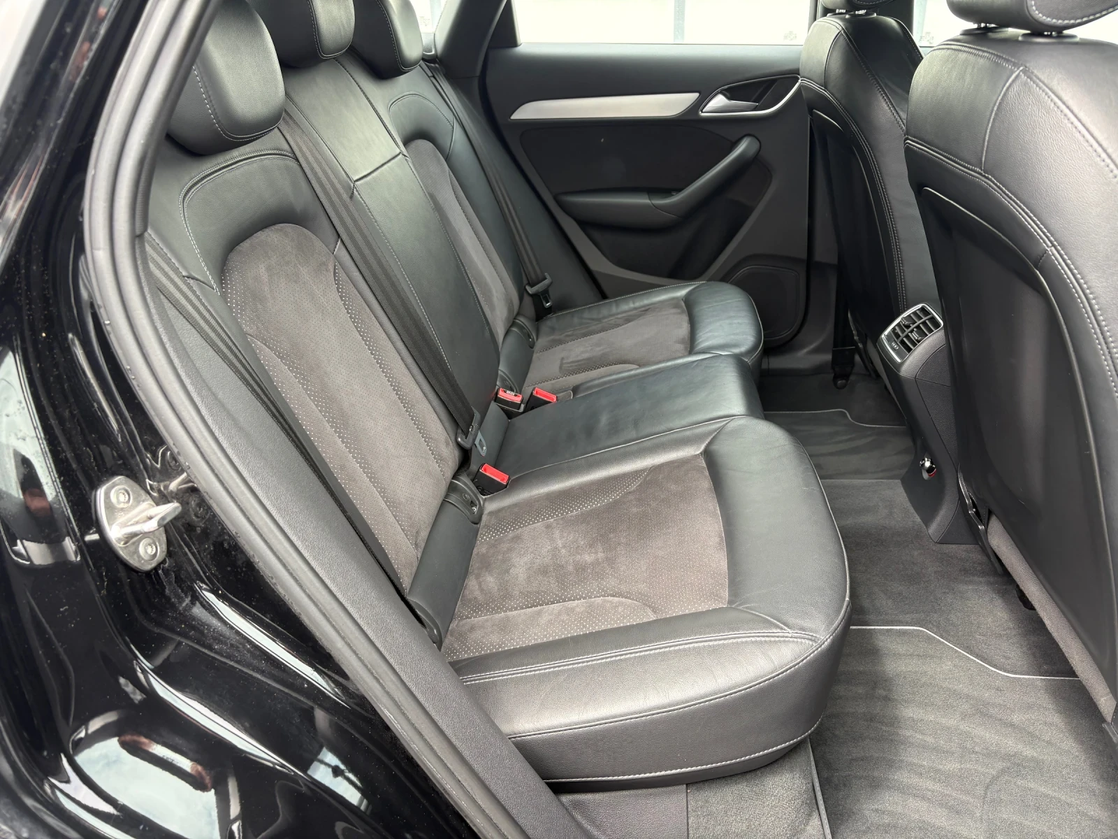 Audi Q3 2.0 TDI-S LINE + + + , снимка 8 - Автомобили и джипове - 54454420