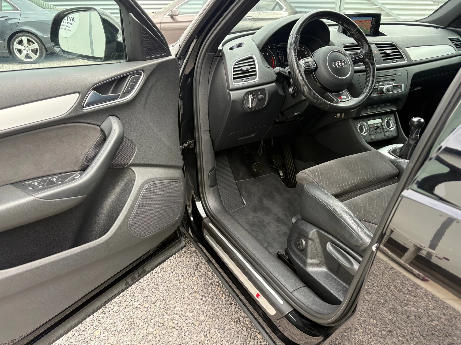 Audi Q3 2.0 TDI-S LINE + + + , снимка 13 - Автомобили и джипове - 54454420