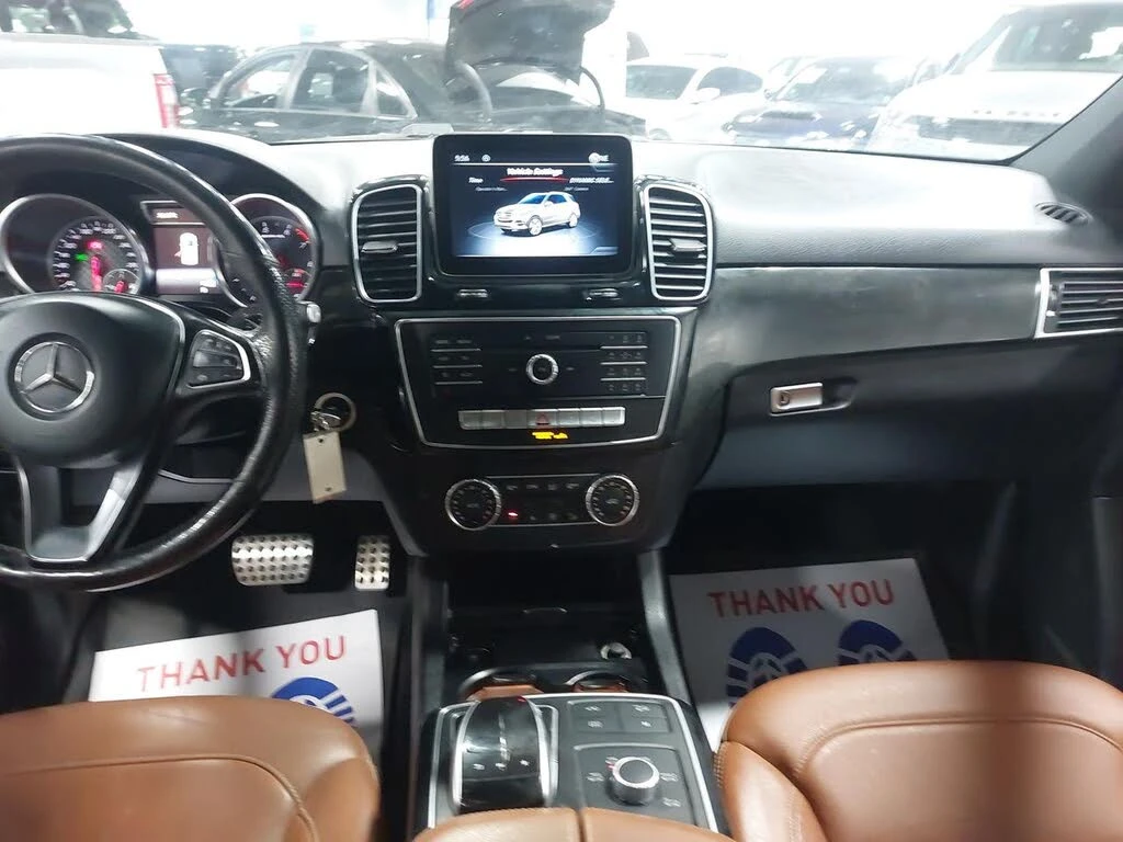 Mercedes-Benz GLE 43 AMG 4MATIC* HARMAN KARDON* PANORAMA* КРАЙНА ЦЕНА* , снимка 13 - Автомобили и джипове - 54726582