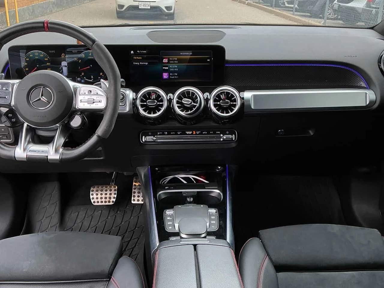 Mercedes-Benz GLB35AMG AMG 35  CARFAX, снимка 9 - Автомобили и джипове - 54830633