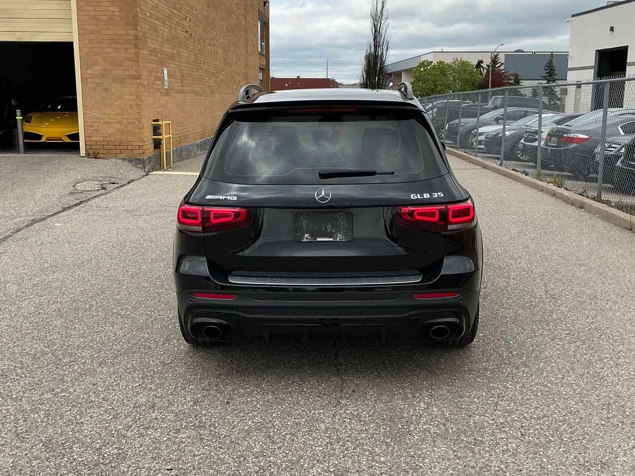 Mercedes-Benz GLB35AMG AMG 35  CARFAX, снимка 4 - Автомобили и джипове - 54830633