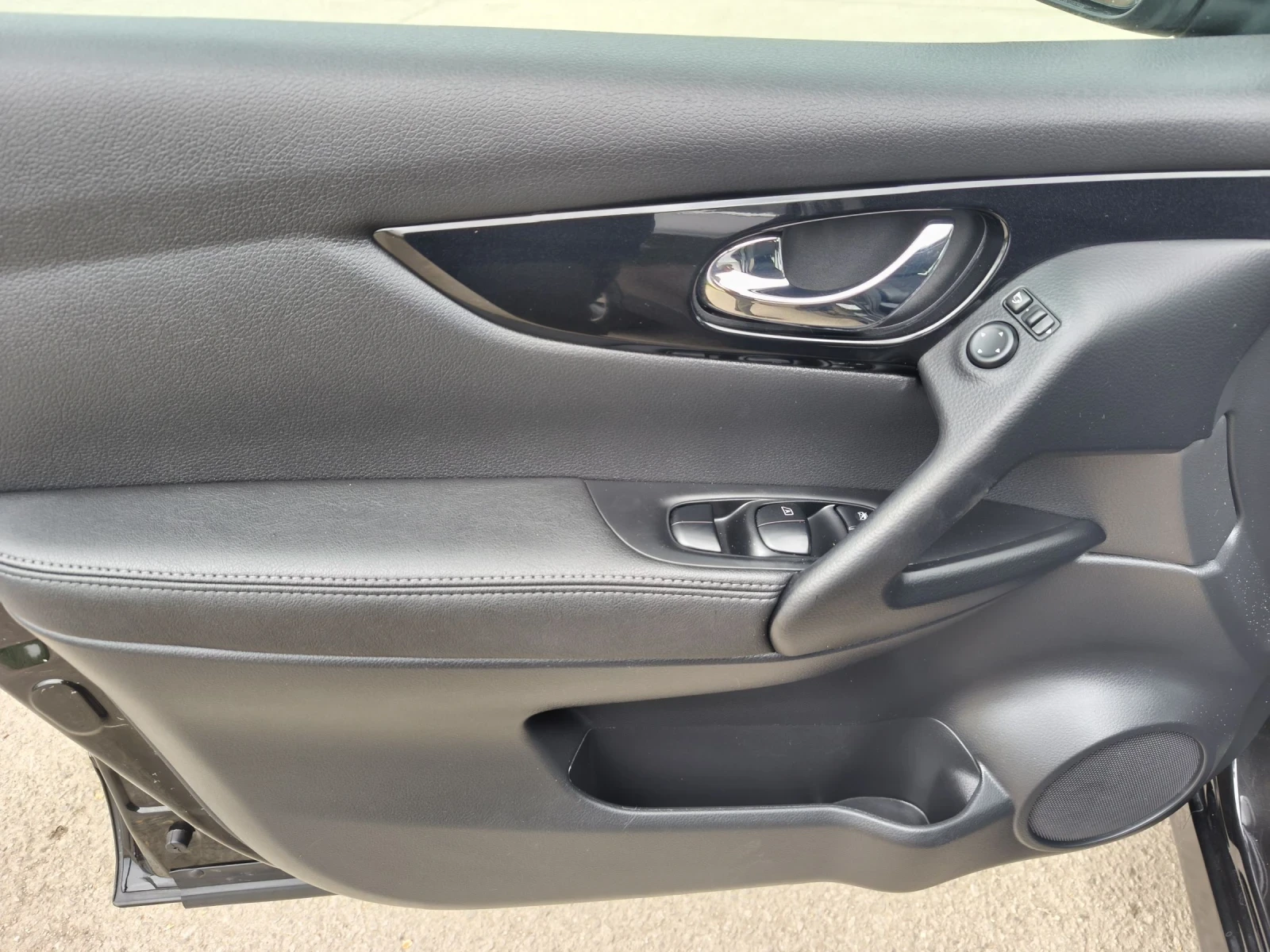 Nissan Qashqai Benzin Avtomatik, снимка 10 - Автомобили и джипове - 55027227