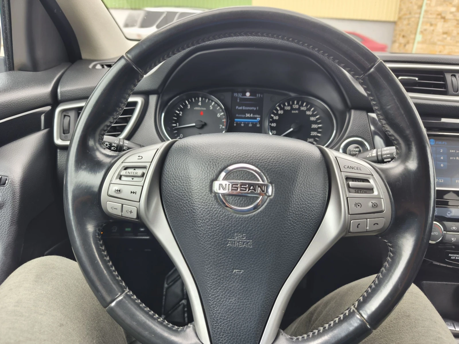 Nissan Qashqai Benzin Avtomatik, снимка 14 - Автомобили и джипове - 55027227