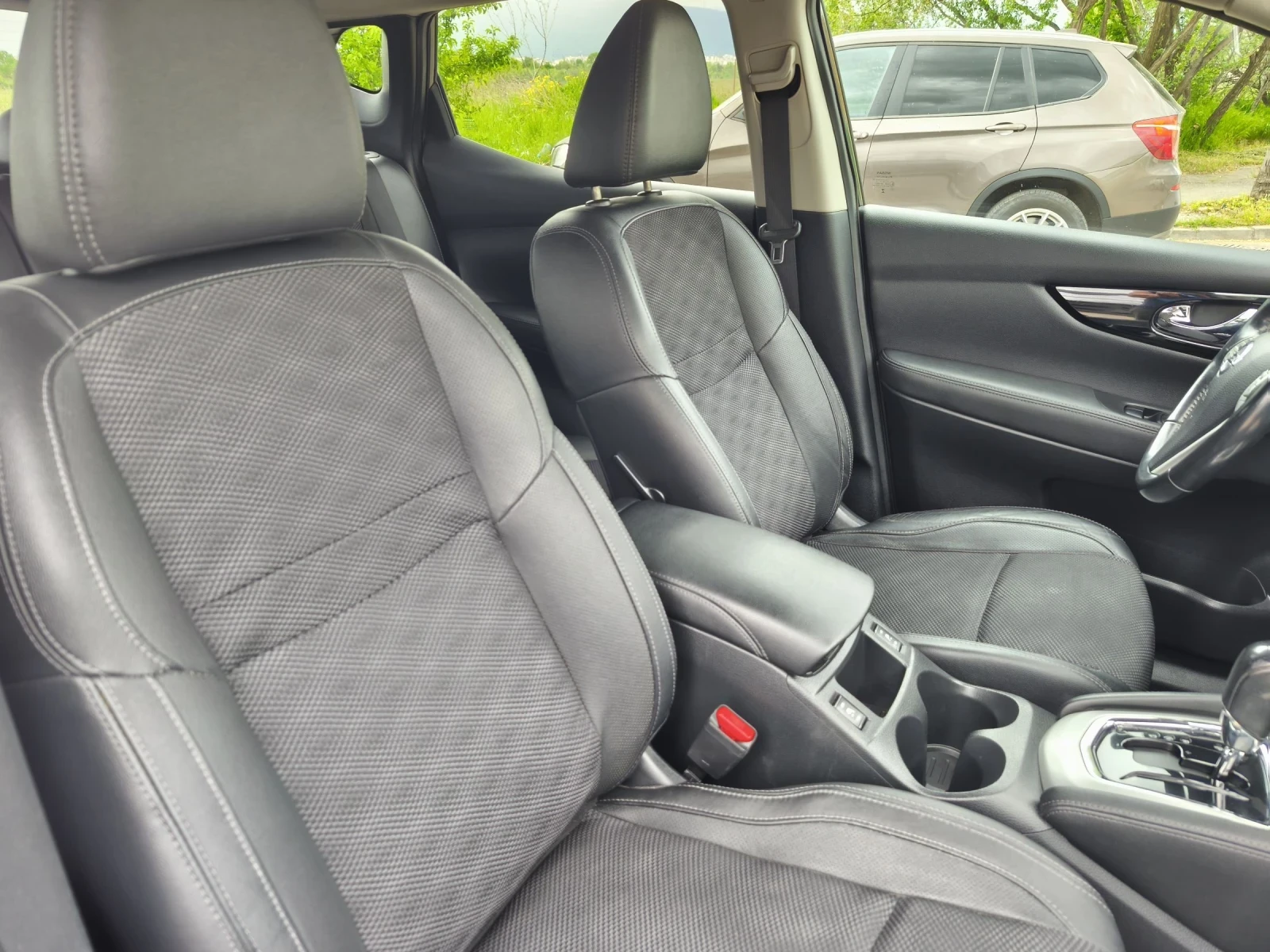 Nissan Qashqai Benzin Avtomatik, снимка 12 - Автомобили и джипове - 55027227