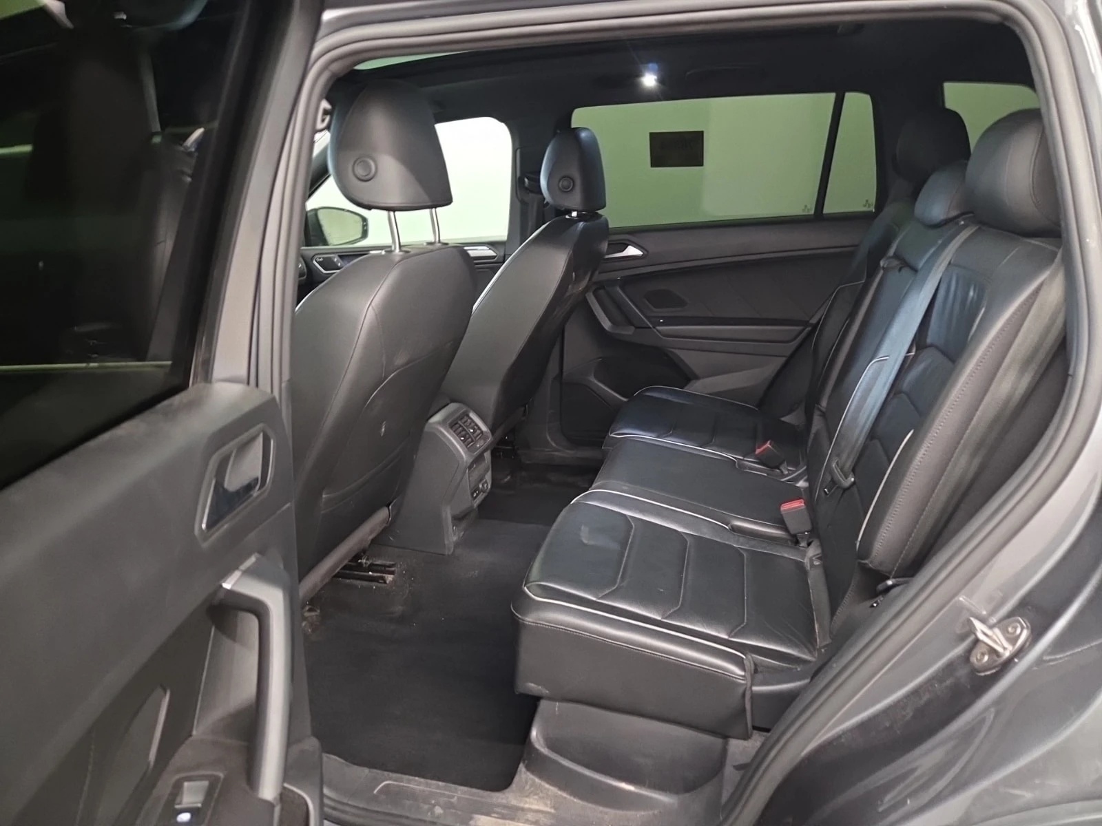 VW Tiguan * Highline * CARFAX * ФИНАНСИРАНЕ, снимка 12 - Автомобили и джипове - 56076048