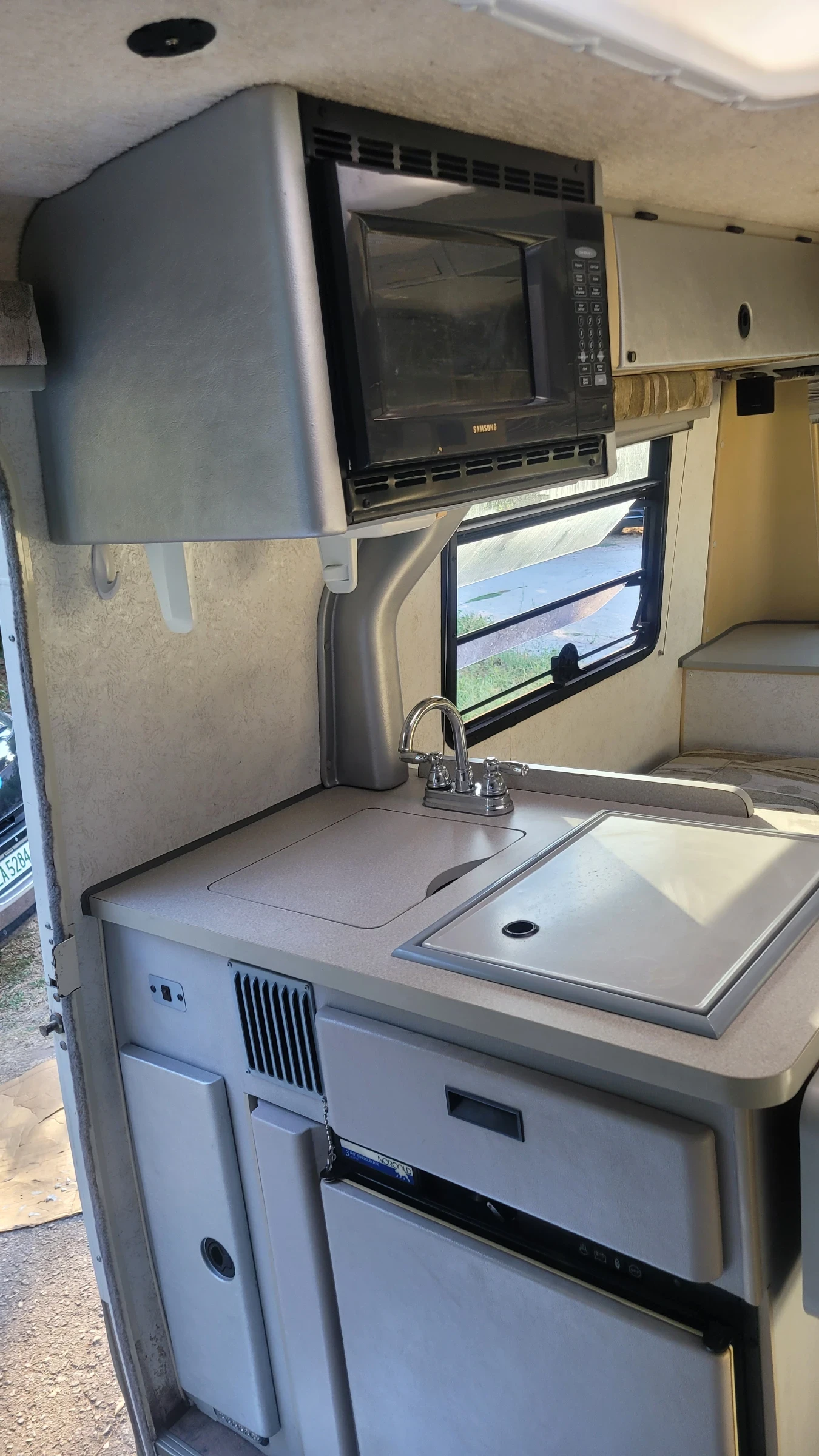 Кемпер VW T4 Rialta Winnebago , снимка 8 - Каравани и кемпери - 54673623