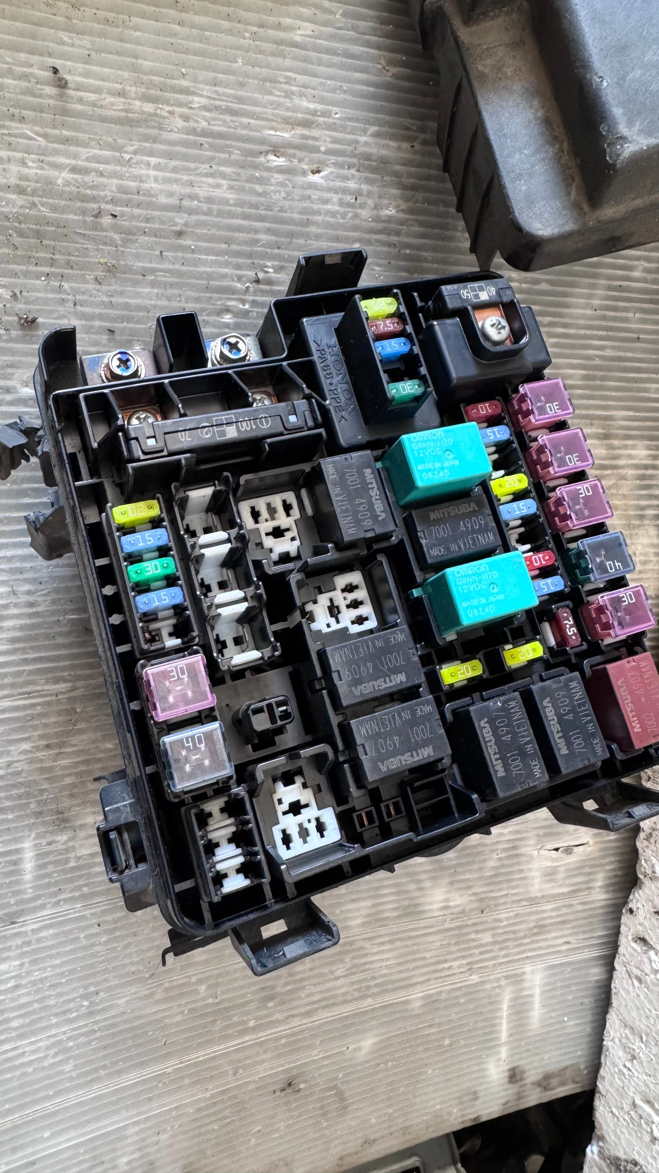 ��������� ����� (������� ����� BSI / BSM ) �� Honda CR-V -  PA66+PPE | Mobile.bg � ����������� 1