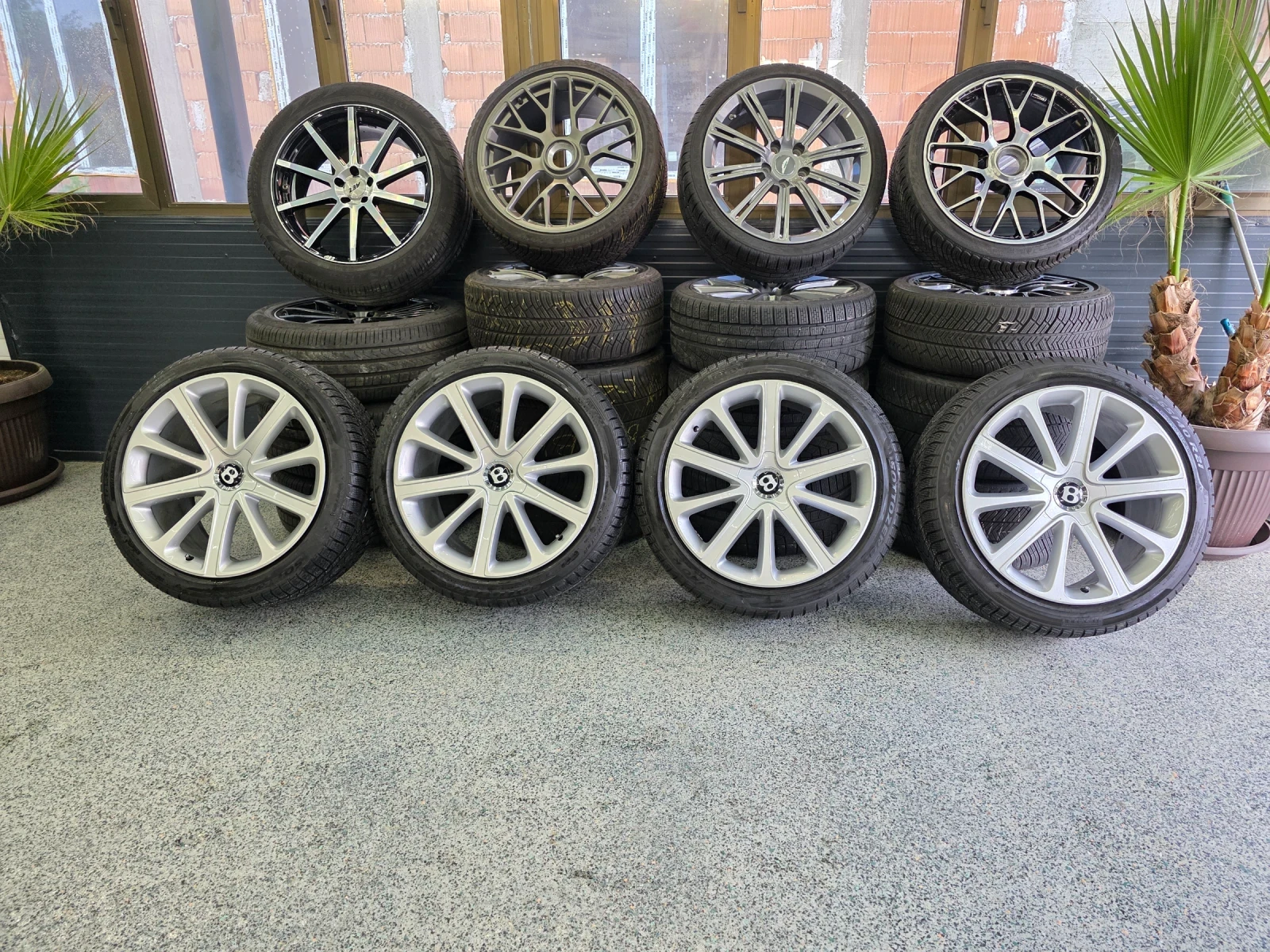 ���� � ������ 295/30R20 �� Aston Martin Rapide | Mobile.bg � ����������� 12