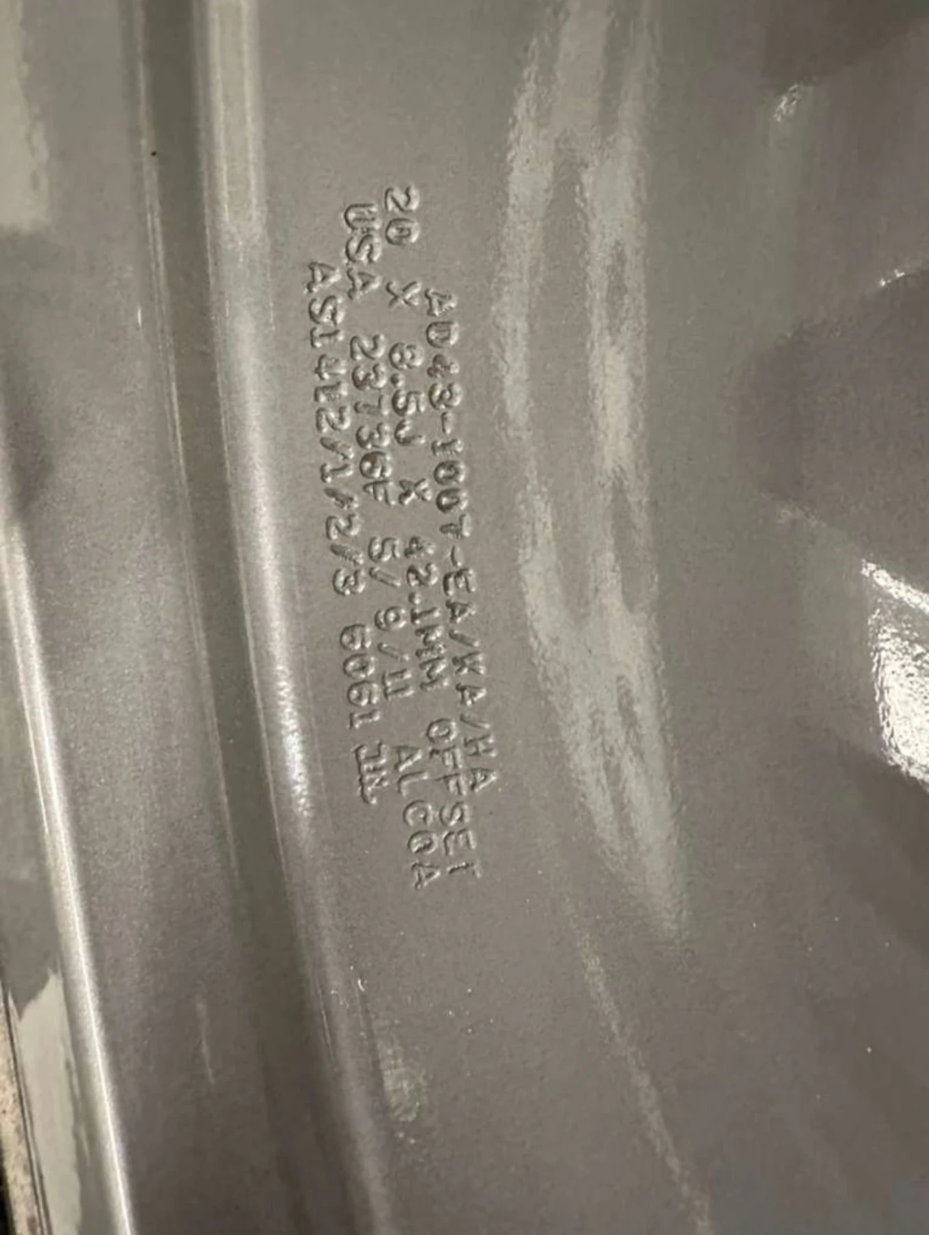 ���� � ������ 295/30R20 �� Aston Martin Rapide | Mobile.bg � ����������� 3