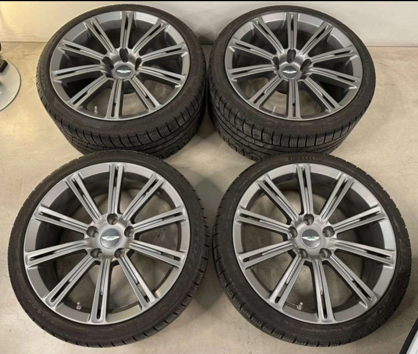 ���� � ������ 295/30R20 �� Aston Martin Rapide | Mobile.bg � ����������� 1