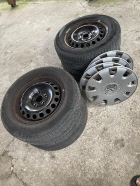 Гуми с джанти Pirelli 195/65R15, снимка 7 - Гуми и джанти - 48270490