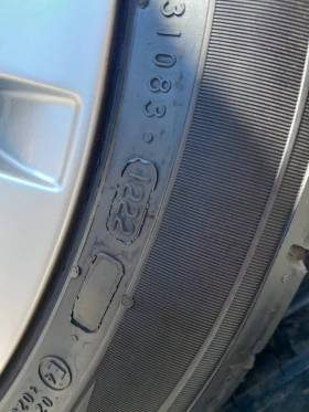        275/40R21  VW Touareg