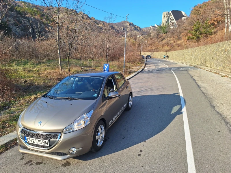 Peugeot 208 1.6HDI, снимка 1 - Автомобили и джипове - 48489403