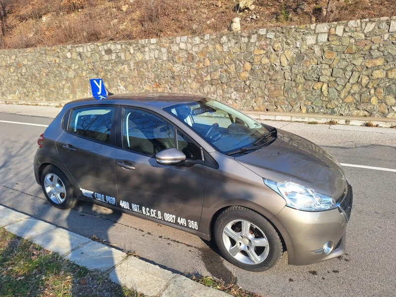 Peugeot 208 1.6HDI, снимка 3 - Автомобили и джипове - 48489403