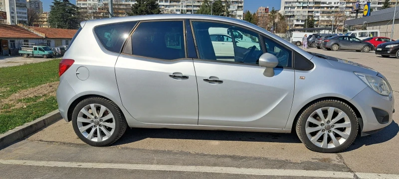 Opel Meriva B, снимка 3 - Автомобили и джипове - 49597456