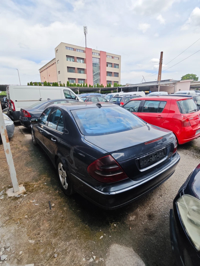 Mercedes-Benz E 270 2.7CDI, снимка 4 - Автомобили и джипове - 51062935