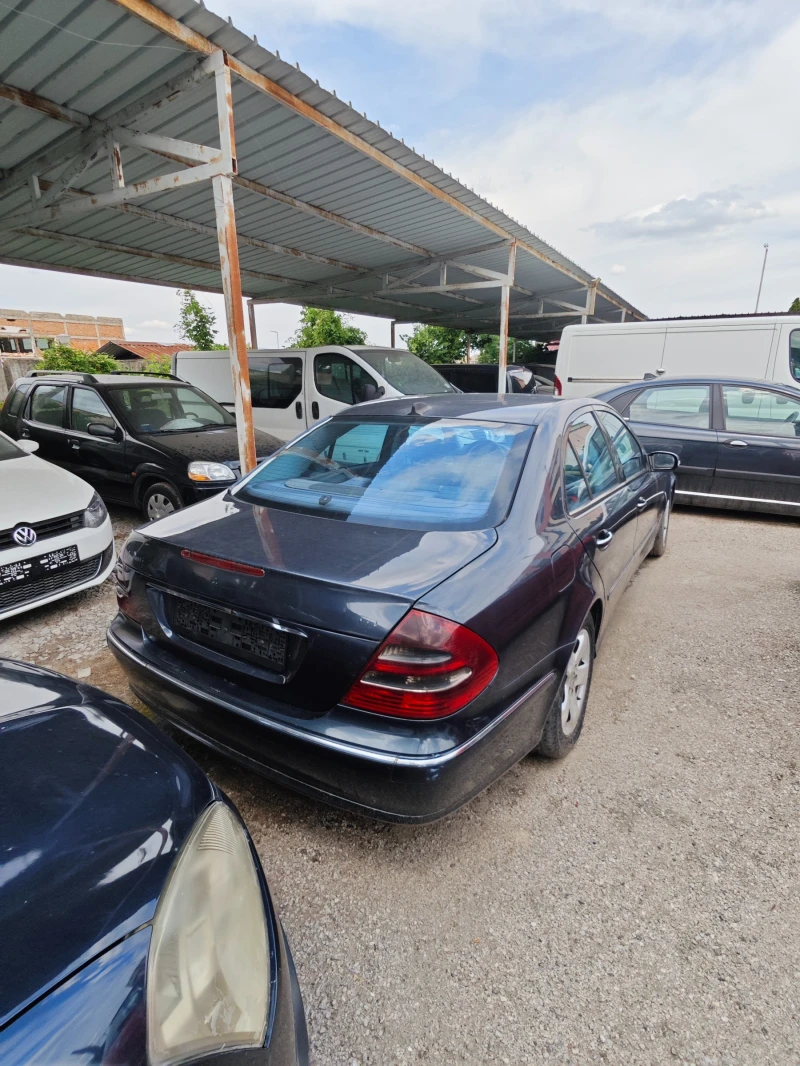 Mercedes-Benz E 270 2.7CDI, снимка 3 - Автомобили и джипове - 51062935