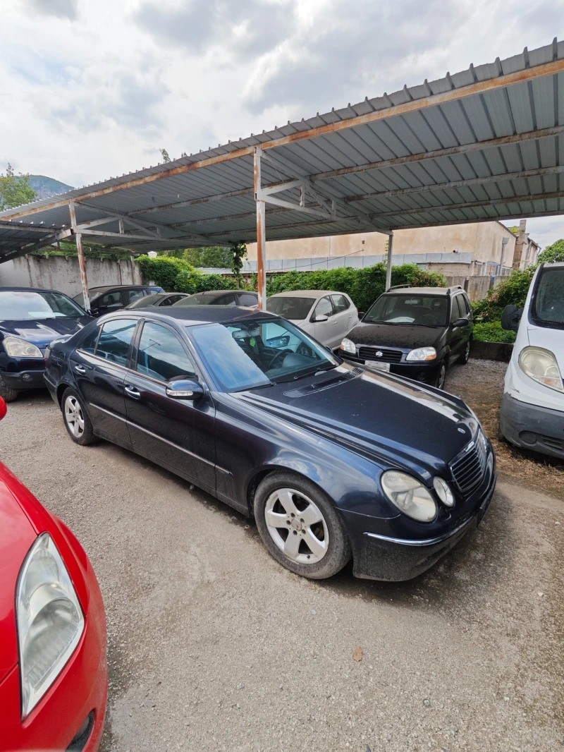 Mercedes-Benz E 270 2.7CDI, снимка 9 - Автомобили и джипове - 51062935