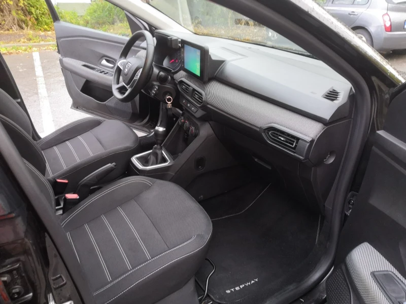 Dacia Sandero, снимка 9 - Автомобили и джипове - 52462421