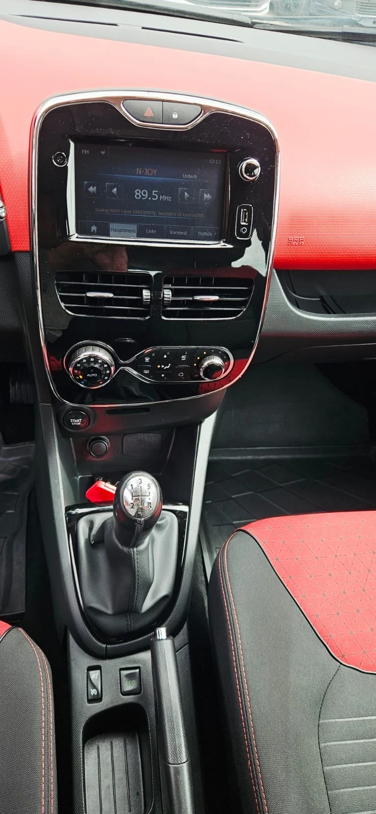 Renault Clio 1.5dci, снимка 11 - Автомобили и джипове - 54606158