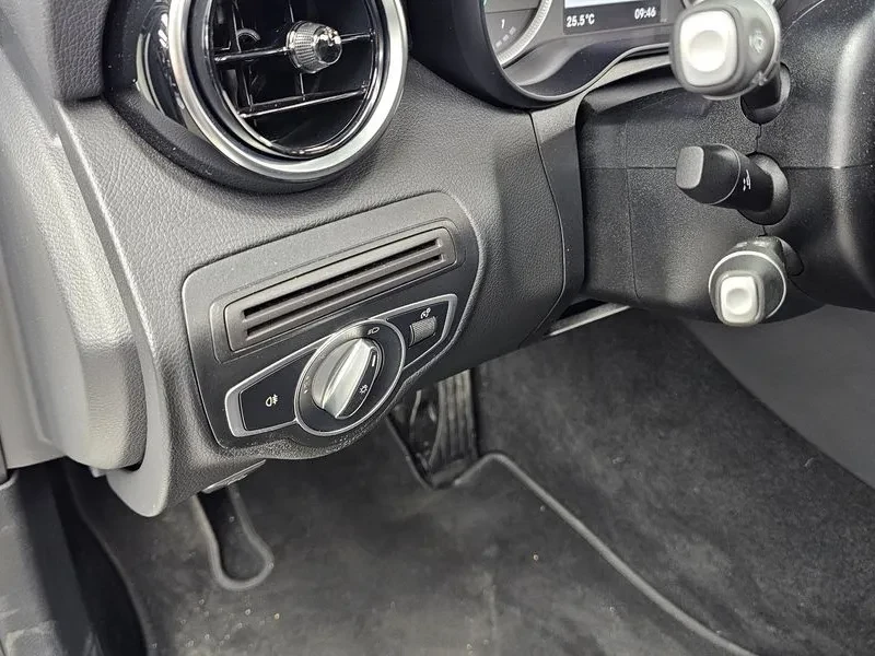 Mercedes-Benz C 200 САМО 30% АВАНС, снимка 16 - Автомобили и джипове - 56251395