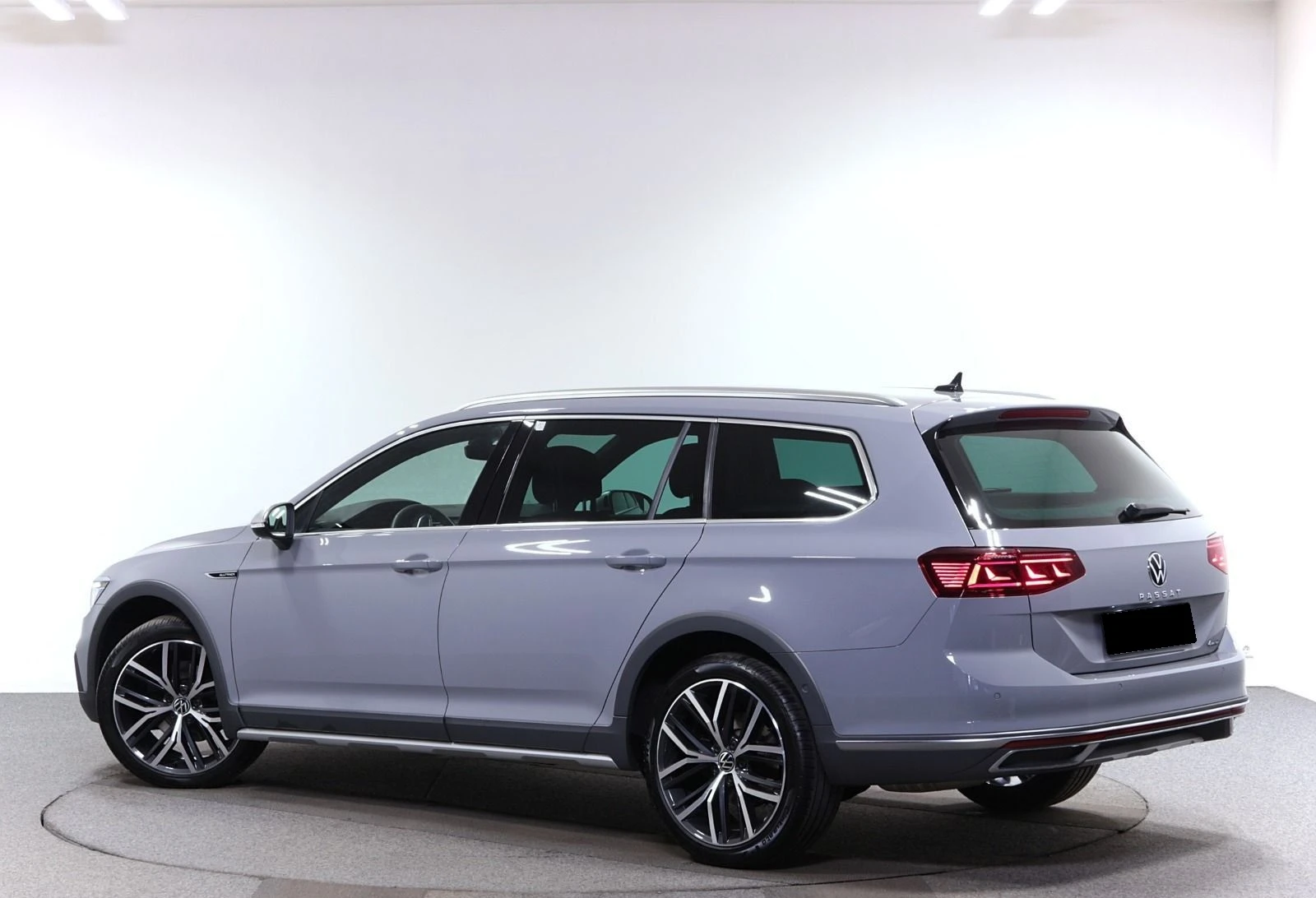 VW Passat Alltrack 2.0 TDI 4Motion = Distronic= Гаранция - изображение 2