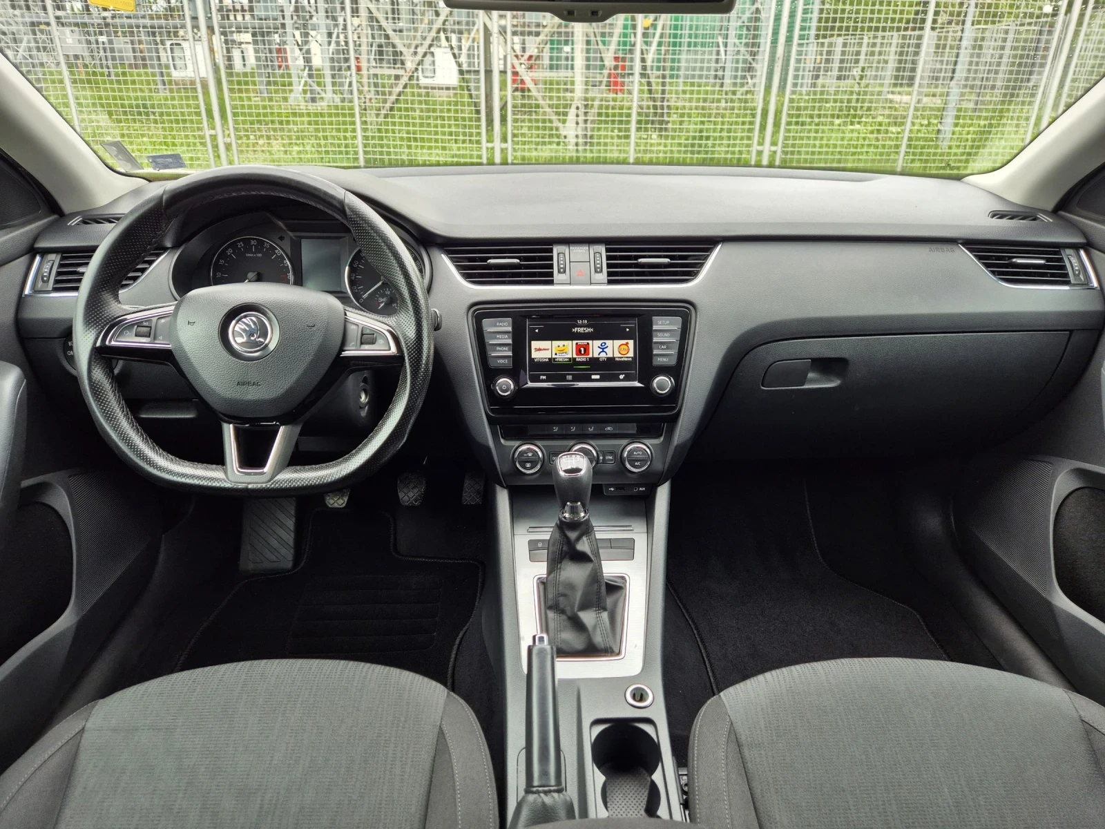 Skoda Octavia 1.6 tdi * Euro 6 * Парктроник * Мултиволан  - изображение 7