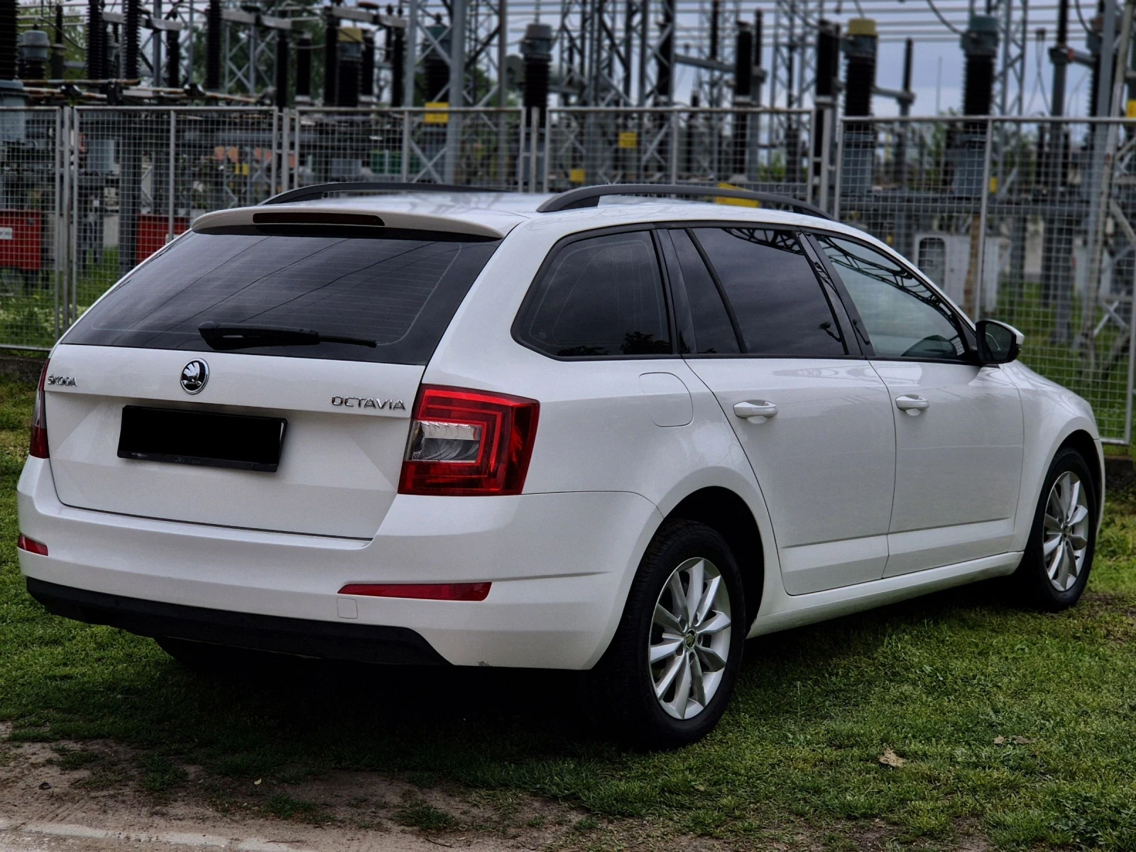 Skoda Octavia 1.6 tdi * Euro 6 * Парктроник * Мултиволан  - изображение 4