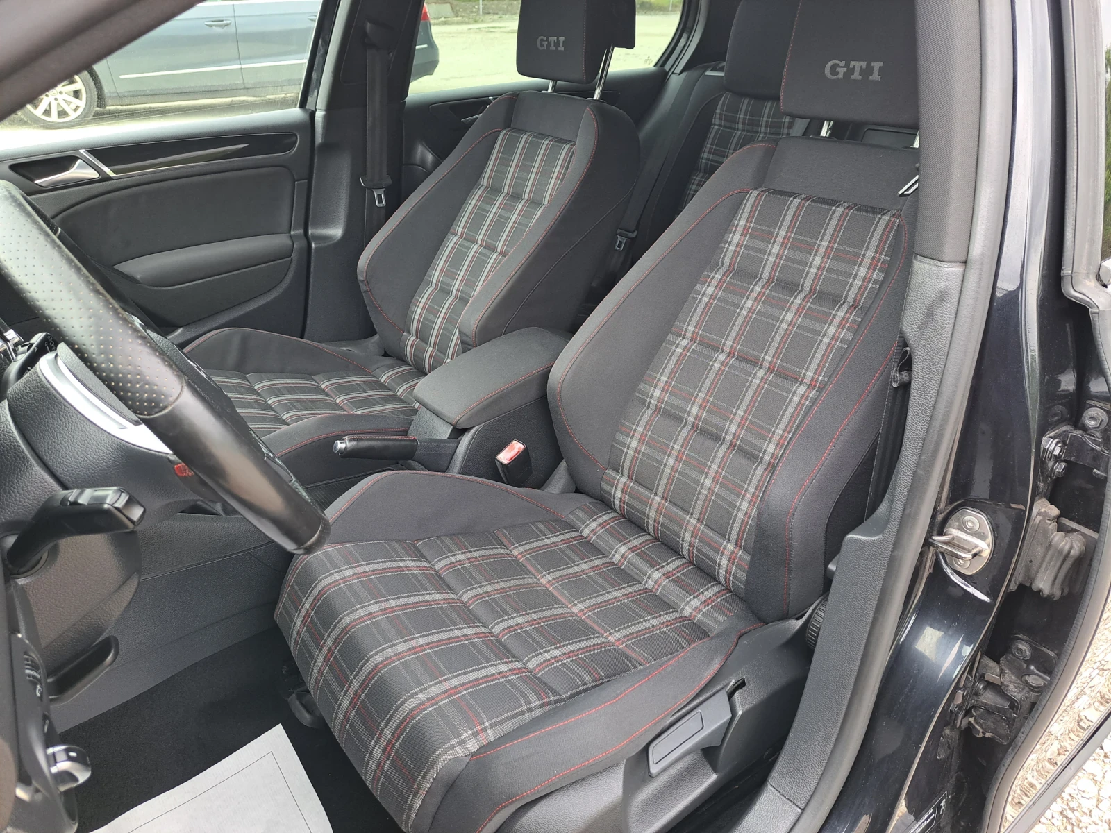 VW Golf 2.0i GTI  - изображение 10