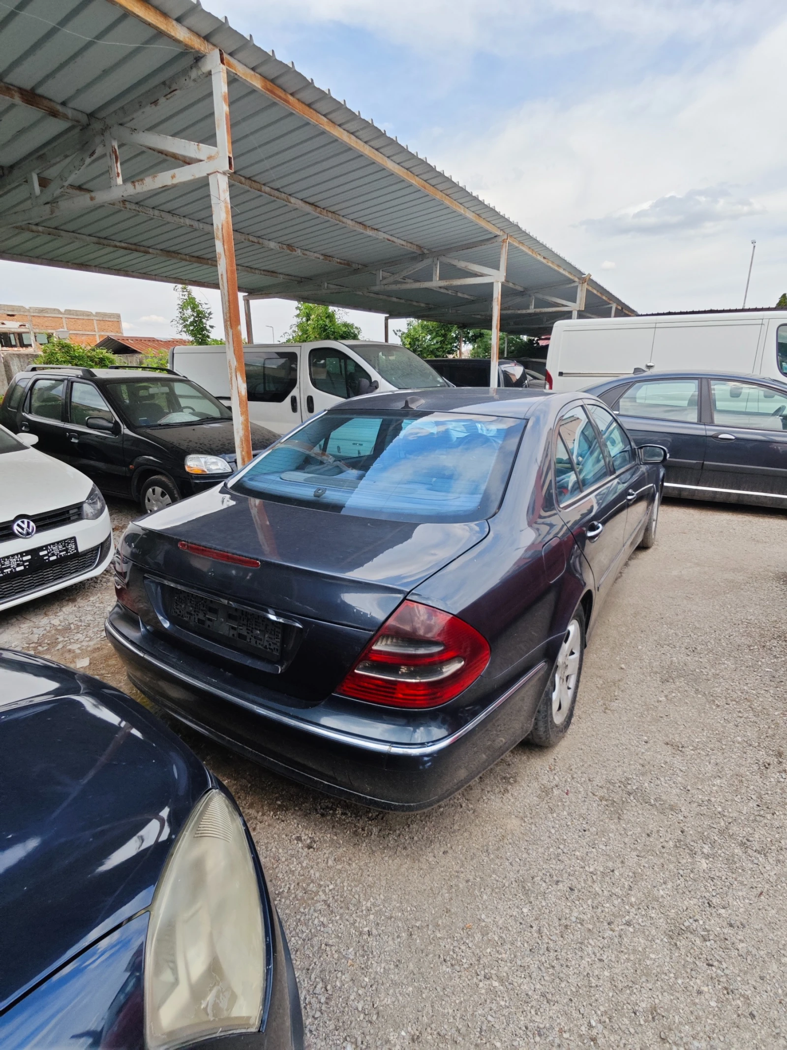 Mercedes-Benz E 270 2.7CDI - изображение 3
