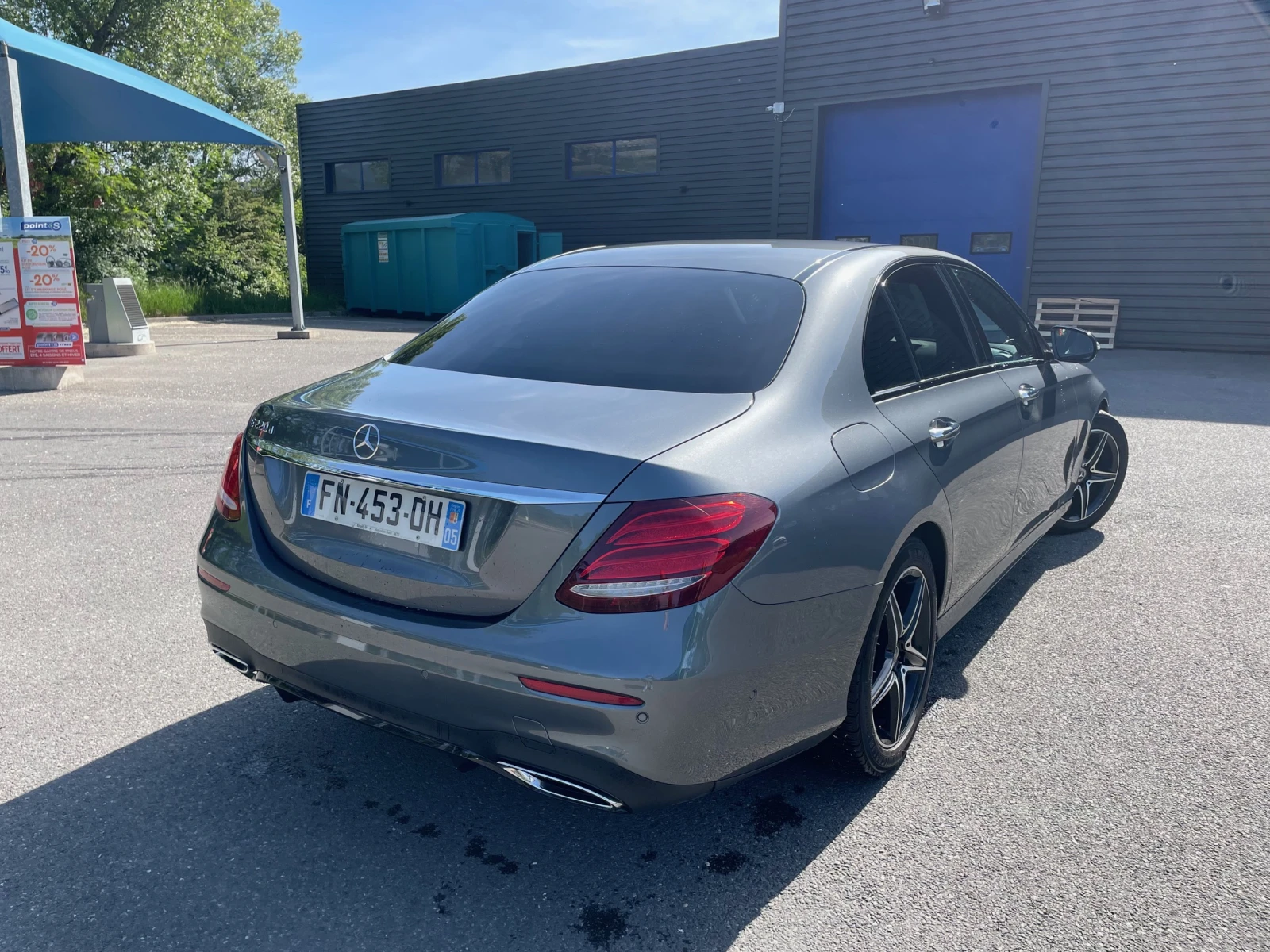 Mercedes-Benz E 220 D 4 MATIC AMG NIGHT - изображение 4