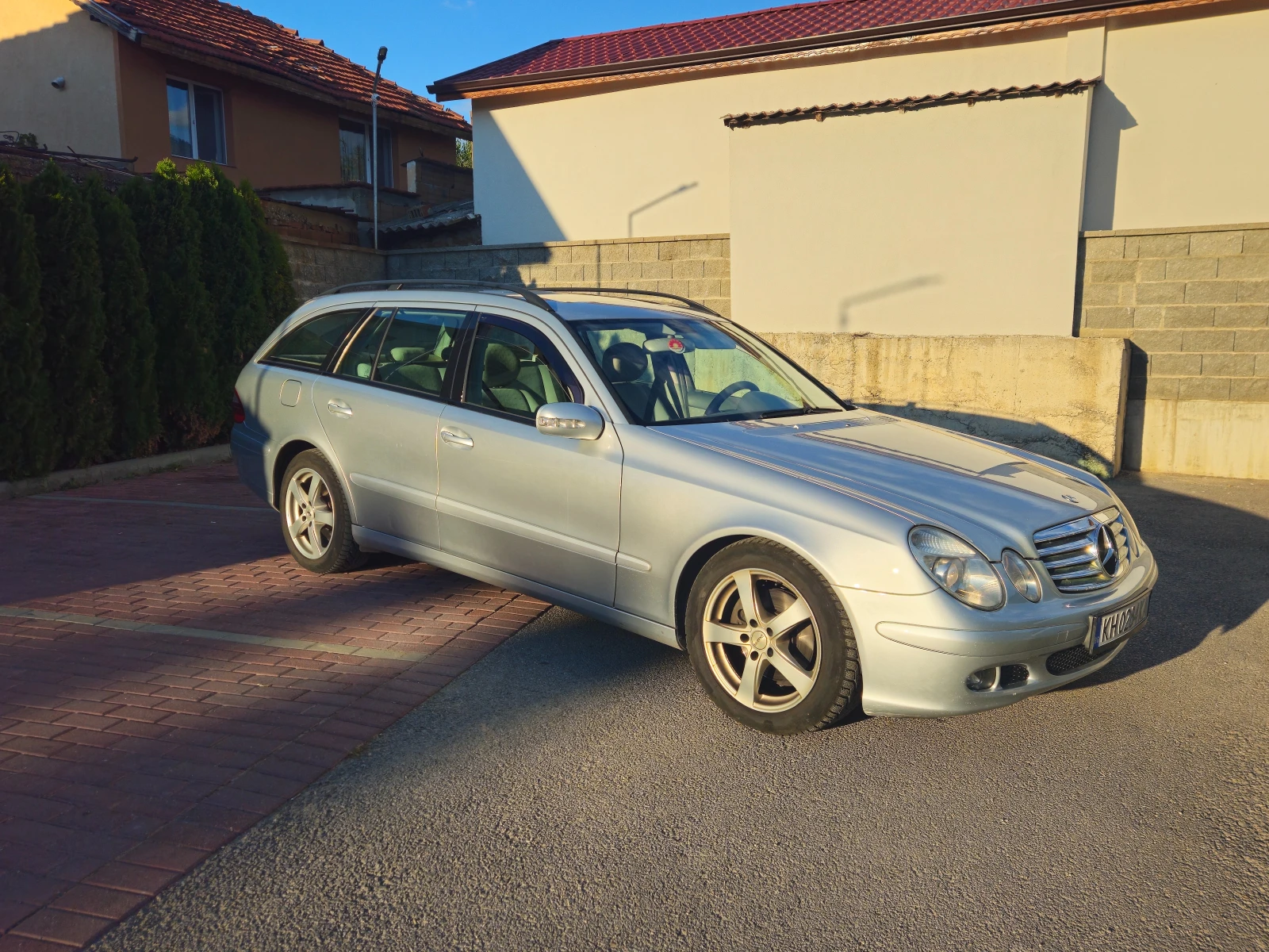 Mercedes-Benz E 280, снимка 3 - Автомобили и джипове - 53937319