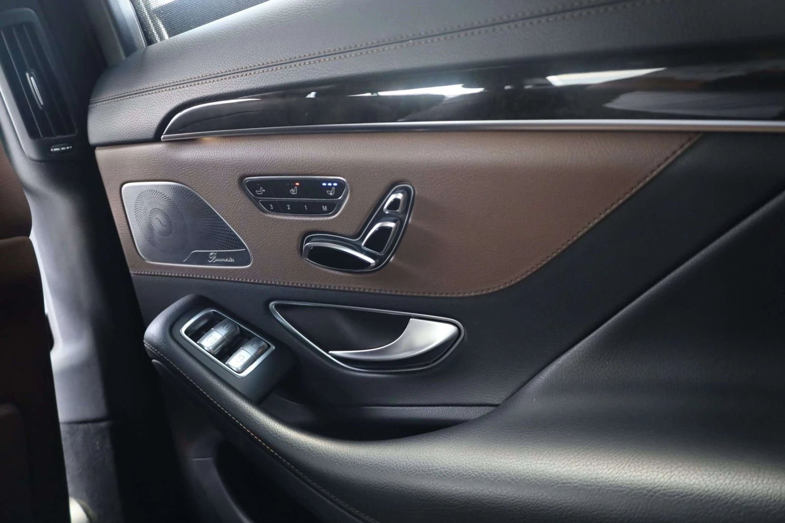 Mercedes-Benz S 350 d 4M AMG AIR SoftClos BURM 360 MASSAGE HuD Distr , снимка 15 - Автомобили и джипове - 53976479