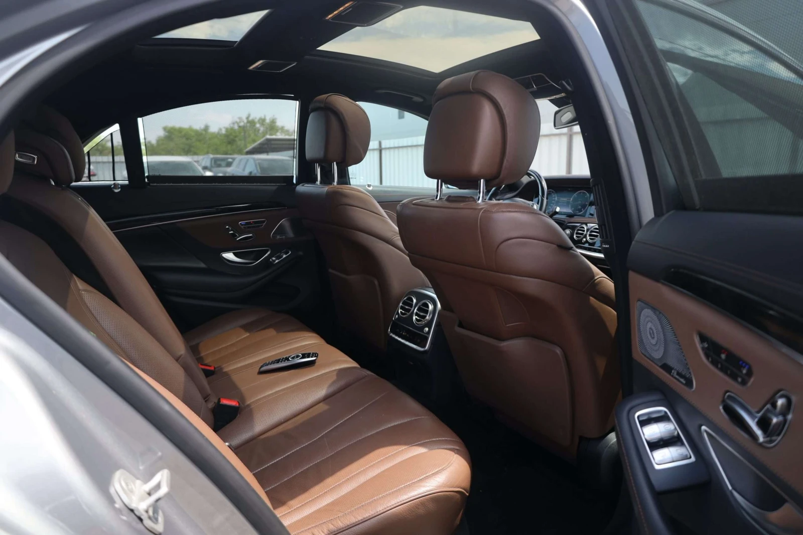 Mercedes-Benz S 350 d 4M AMG AIR SoftClos BURM 360 MASSAGE HuD Distr , снимка 8 - Автомобили и джипове - 53976479