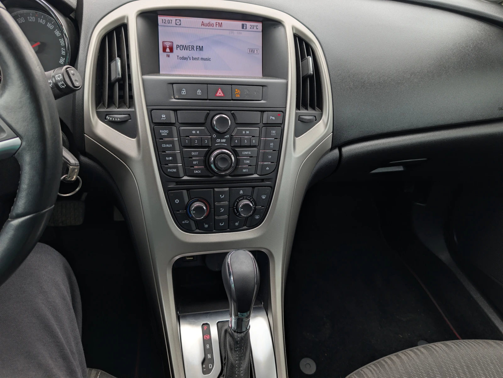 Opel Astra 1.6i/Navi/Xenon/Подгрев, снимка 10 - Автомобили и джипове - 54409424