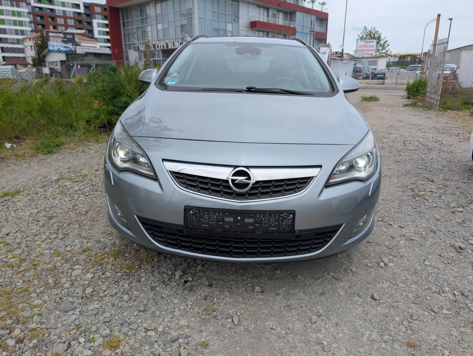 Opel Astra 1.6i/Navi/Xenon/Подгрев, снимка 2 - Автомобили и джипове - 54409424