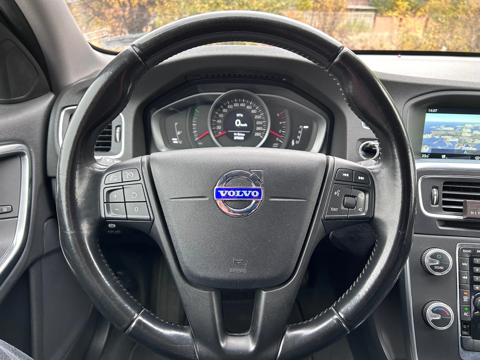 Volvo S60, снимка 14 - Автомобили и джипове - 54496111