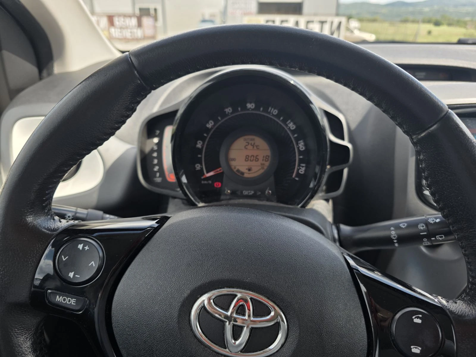 Toyota Aygo 1.0 VVT-i Камера| Автопилот| Подгрев, снимка 13 - Автомобили и джипове - 54652848
