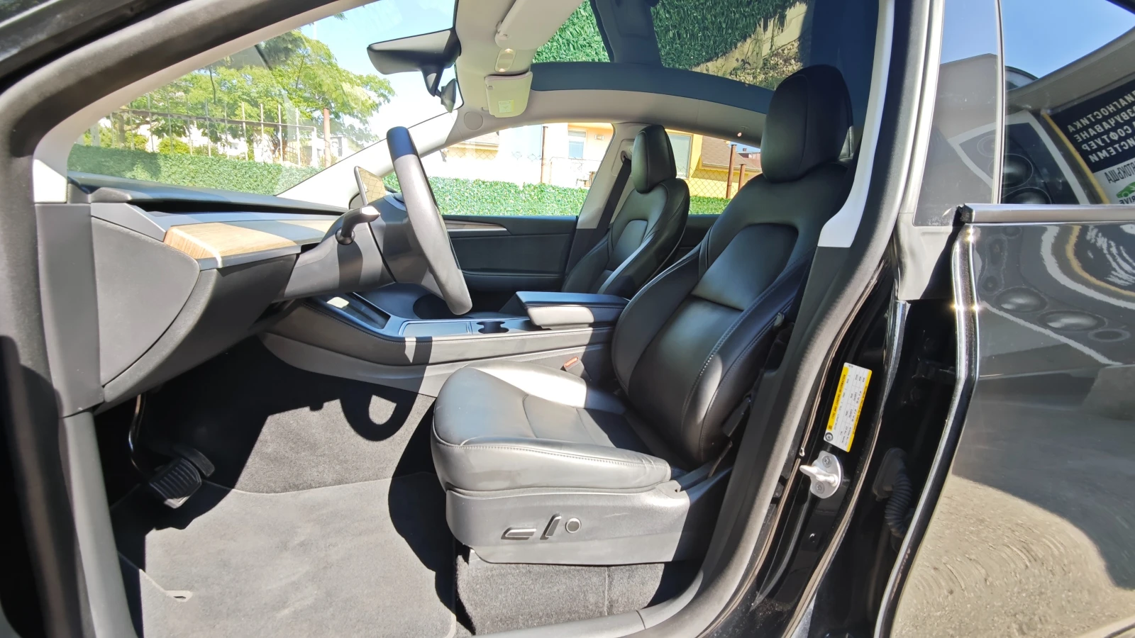 Tesla Model Y SR 90% SOH, снимка 10 - Автомобили и джипове - 54701759