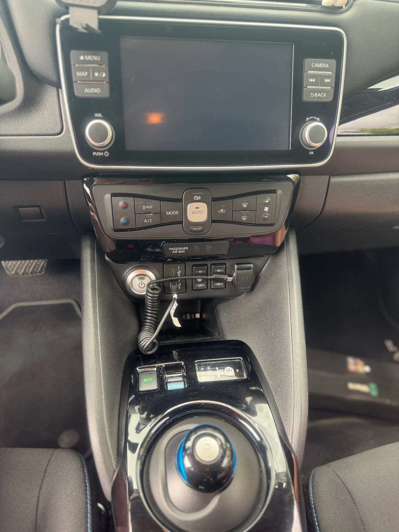 Nissan Leaf , снимка 8 - Автомобили и джипове - 55178006