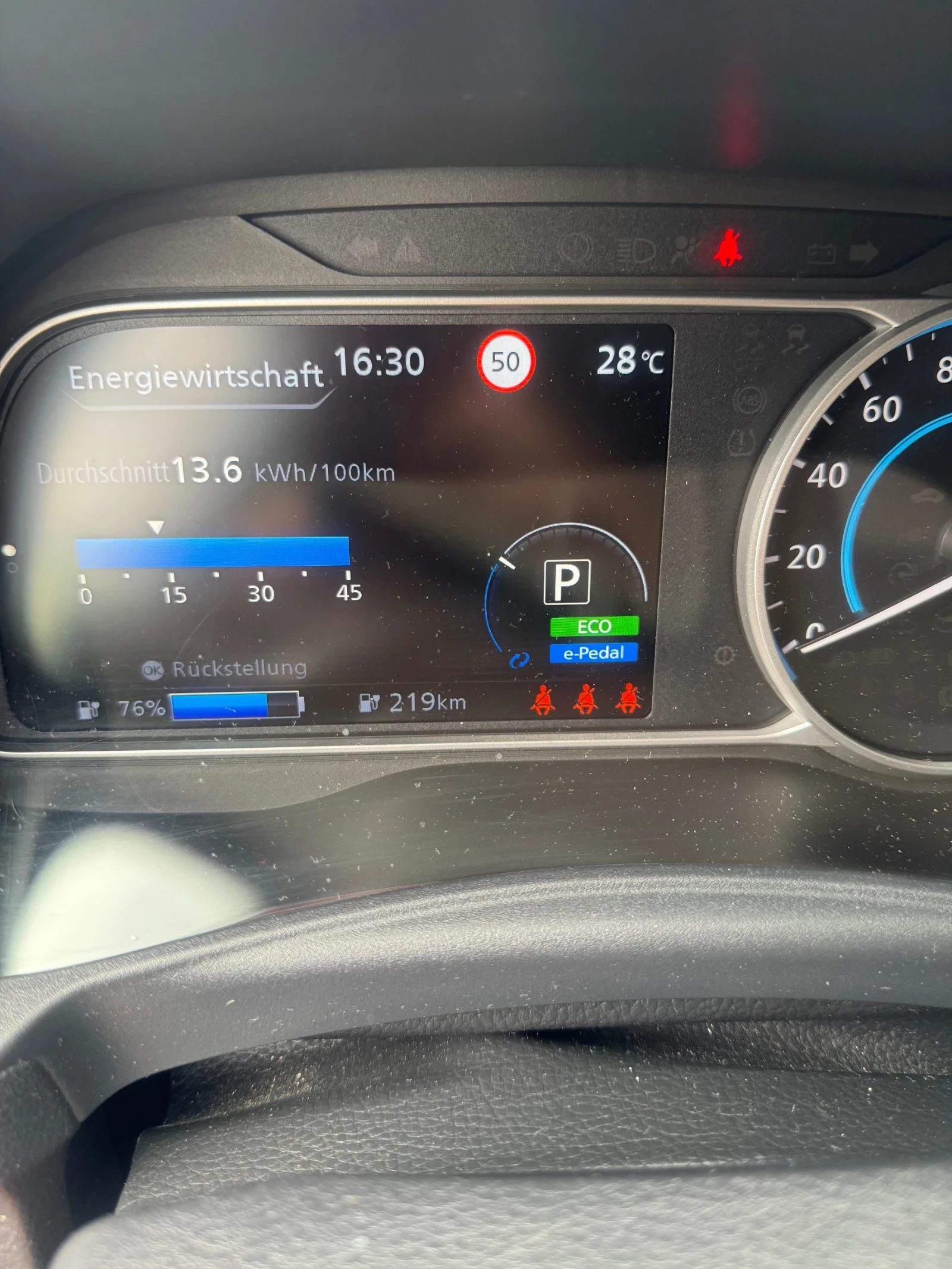 Nissan Leaf , снимка 11 - Автомобили и джипове - 55178006