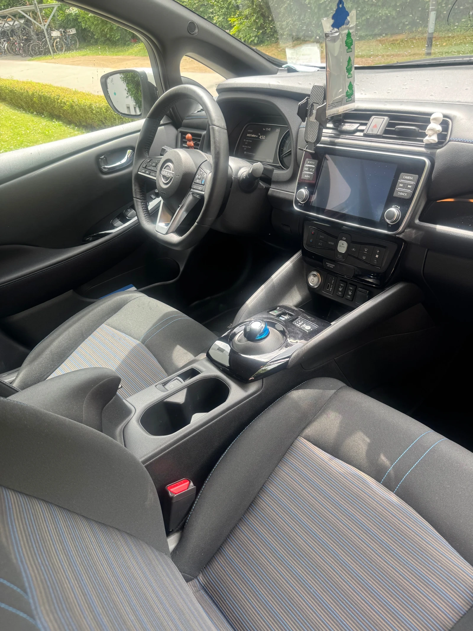 Nissan Leaf , снимка 3 - Автомобили и джипове - 55178006