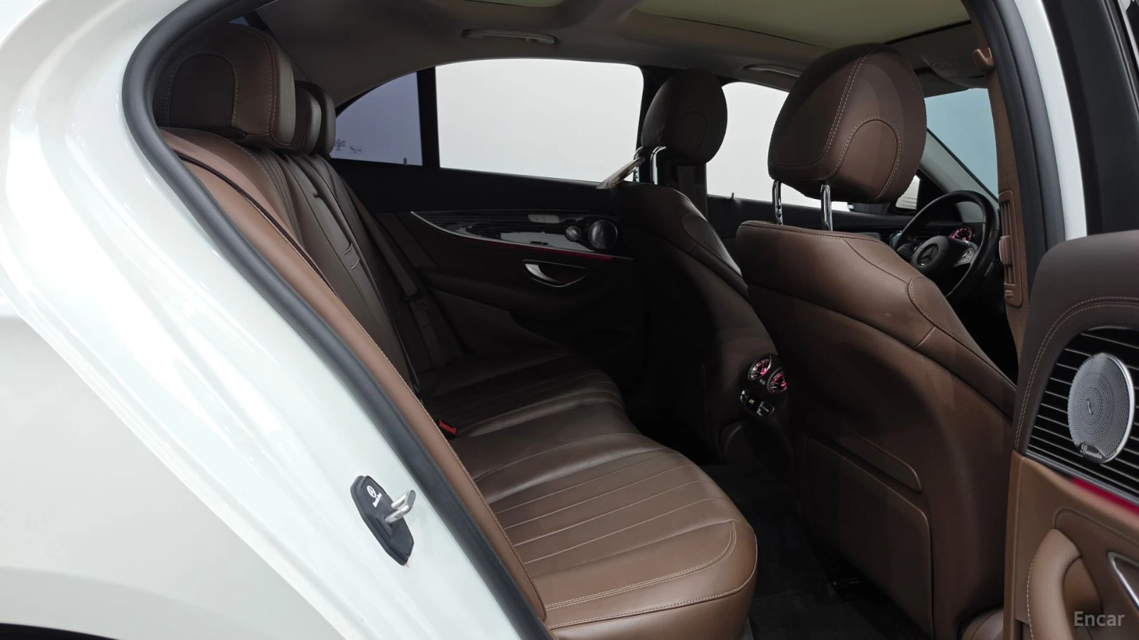 Mercedes-Benz E 400 4MATIC* 360* BURMESTER* �����* ������* ����� | Mobile.bg � ����������� 8