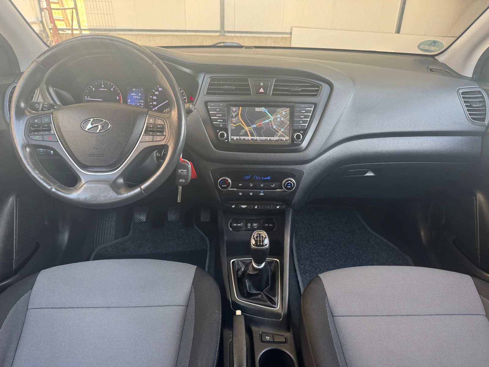 Hyundai I20 1.1CRDI FULL EKSTRA, снимка 11 - Автомобили и джипове - 56011302