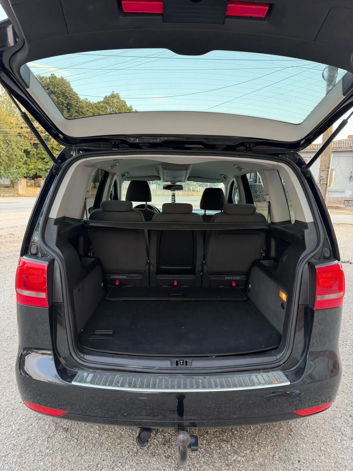 VW Touran, снимка 7 - Автомобили и джипове - 56106276